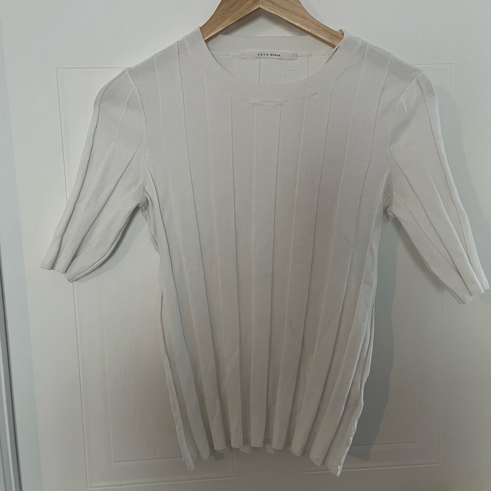 # 33- Cream Ribbed Fitted 3/4 Sleeve T-Shirt